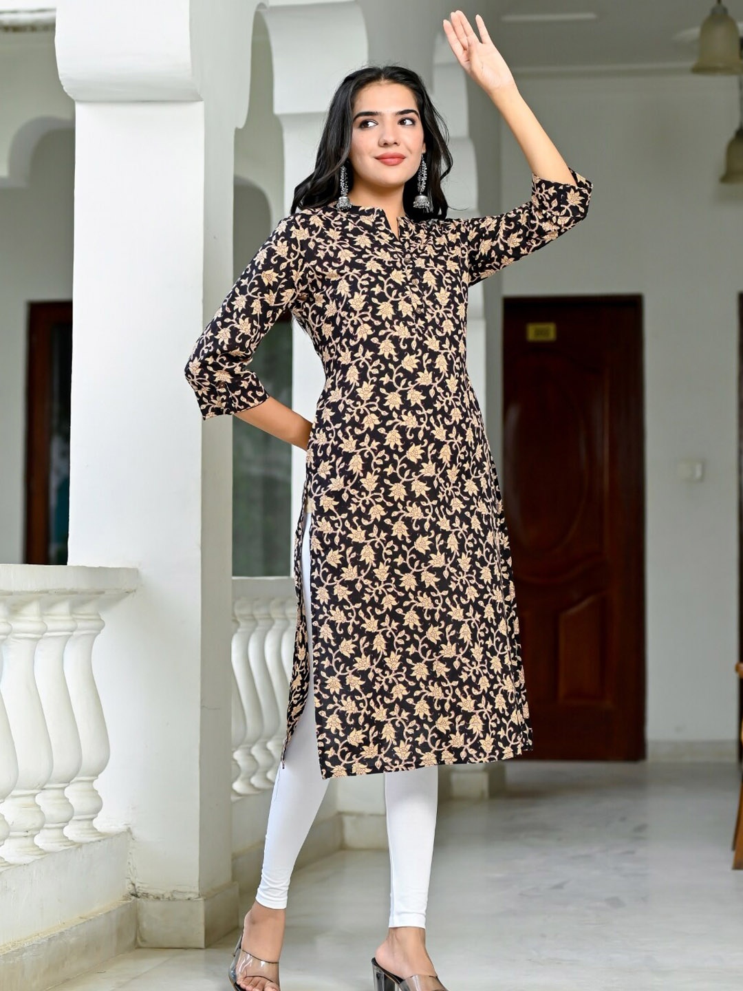 

Nishika Ethnic Motif Printed Cotton Straight Kurta, Black