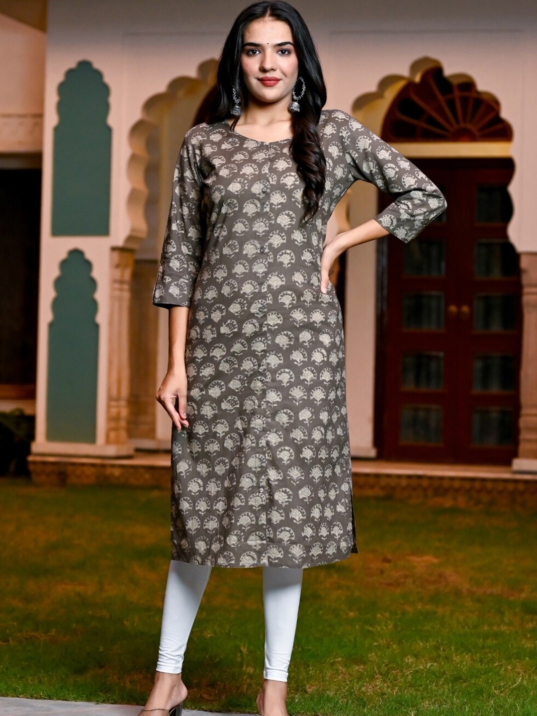 

Nishika Ethnic Motif Printed Cotton Straight Kurta, Grey