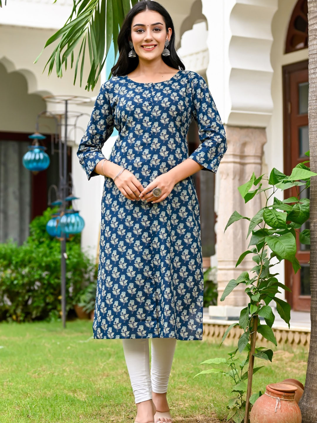 

Nishika Floral Printed Cotton Kurta, Blue