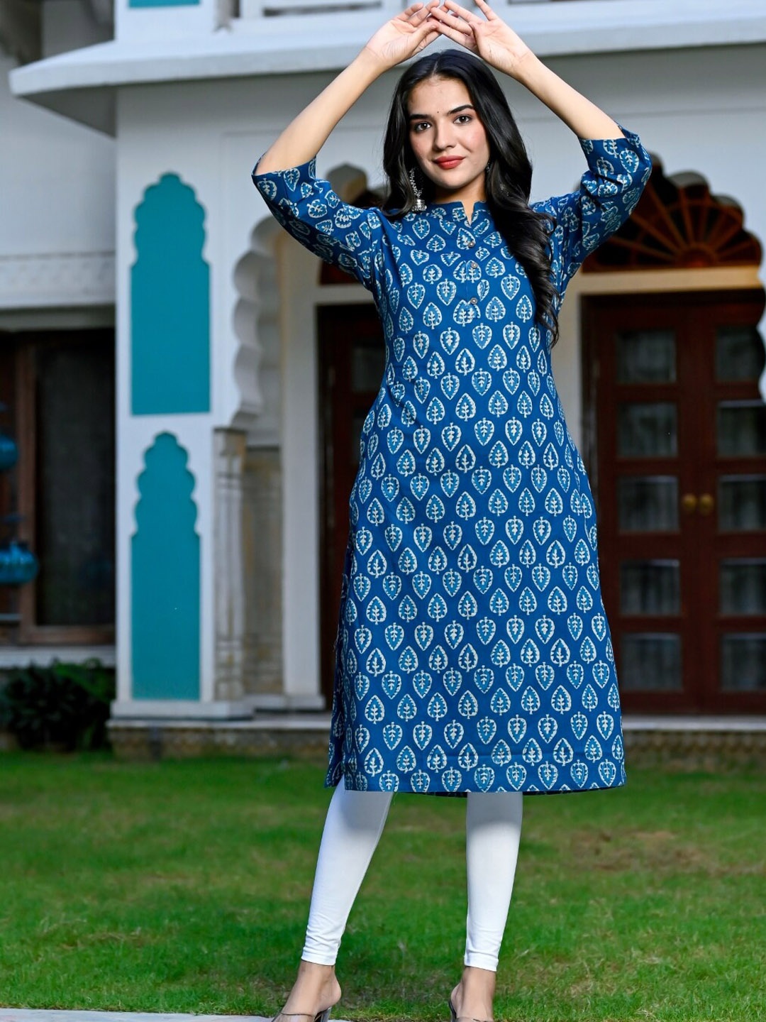 

Nishika Ethnic Motifs Printed Cotton Straight Kurta, Blue
