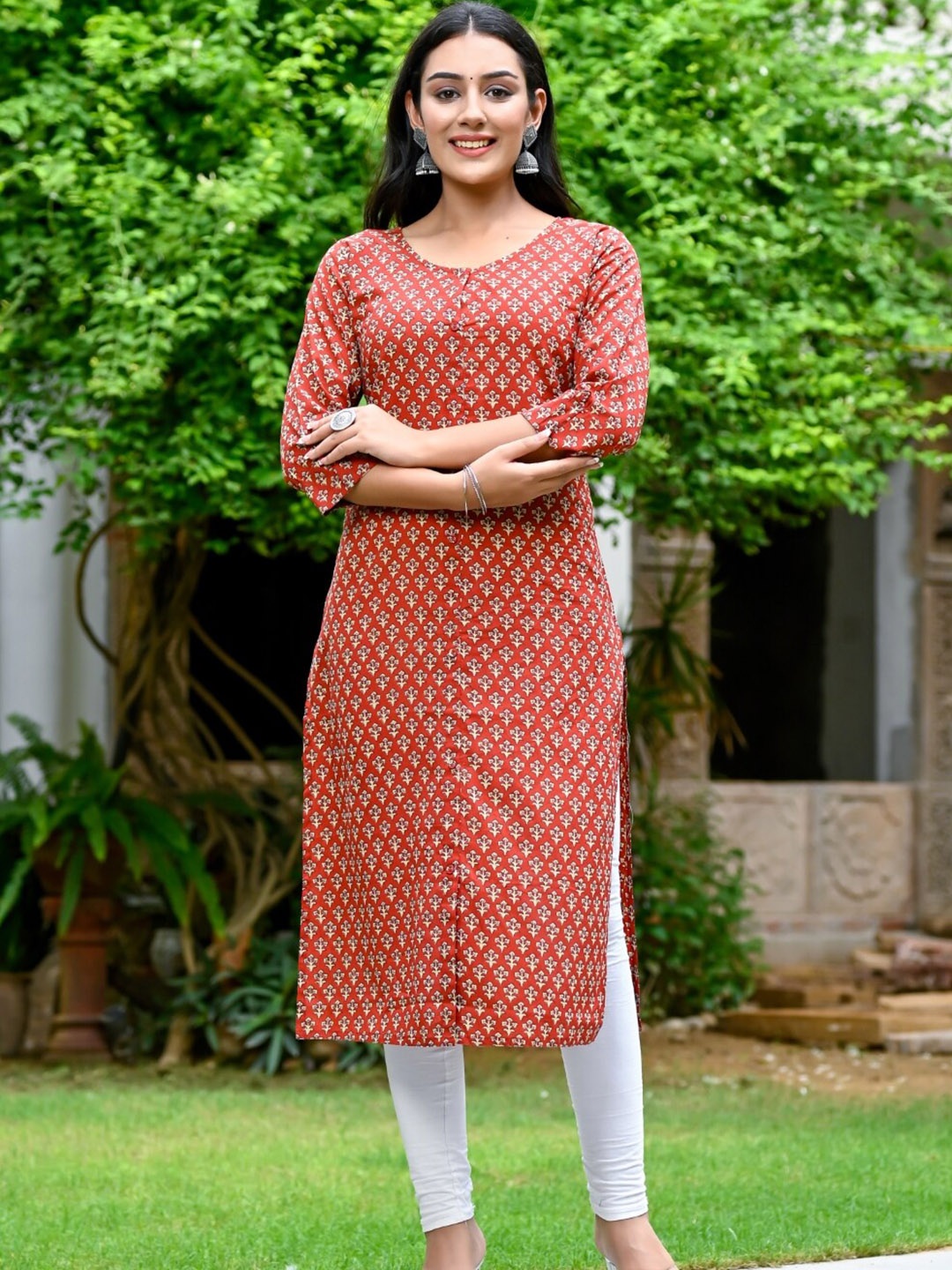 

Nishika Ethnic Motifs Printed Pure Cotton Kurta, Maroon