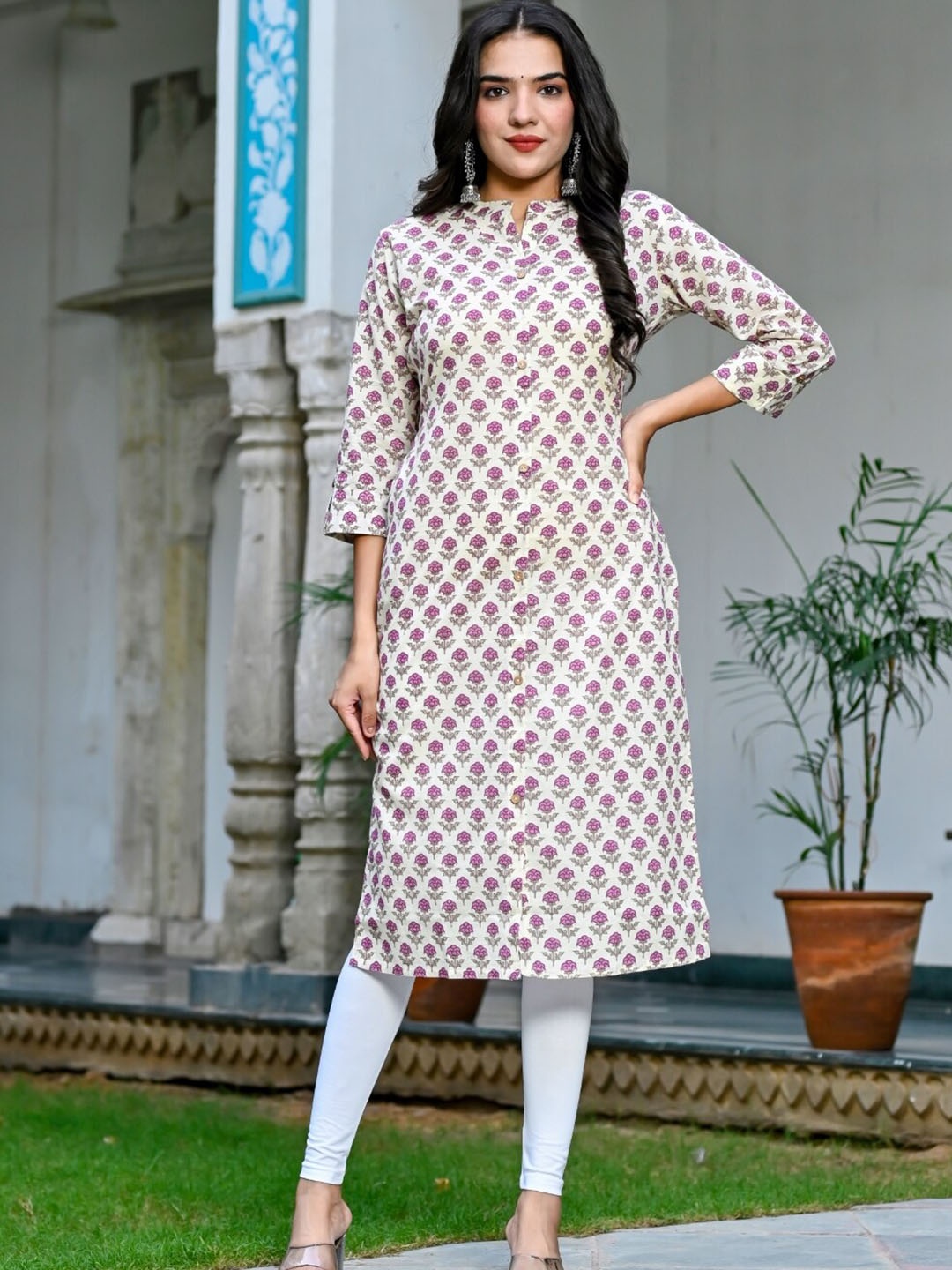 

Nishika Ethnic Motif Printed Cotton Straight Kurta, Purple