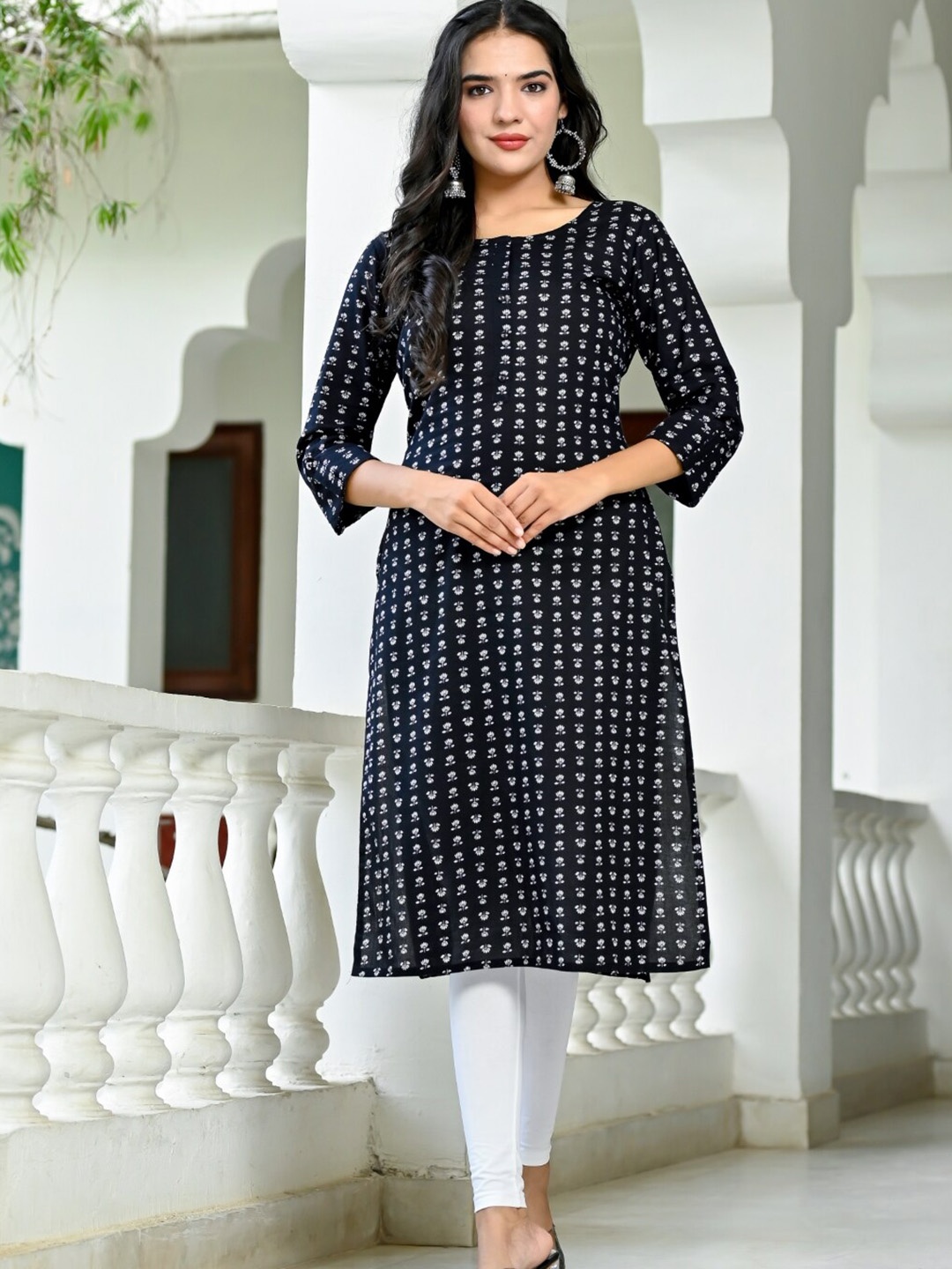 

Nishika Geometric Printed Cotton Kurta, Black