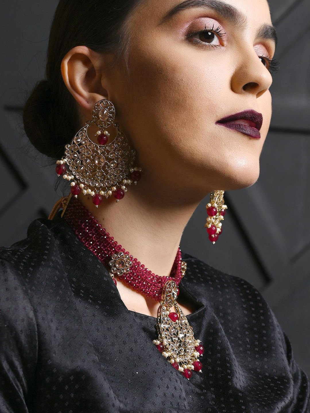

ODETTE Gold-Plated Stone-Studded & Beaded Choker Necklace & Earring