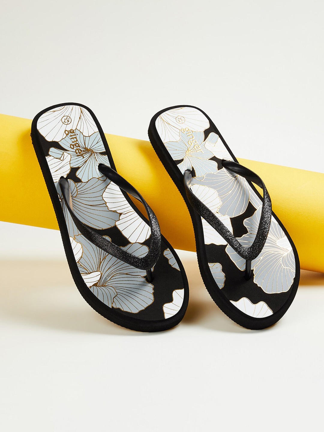 

Ginger by Lifestyle Women Printed Thong Flip-Flops, Black