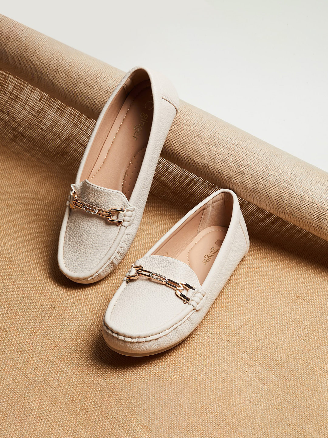

Ginger by Lifestyle Slip-On Bellarinas, Off white