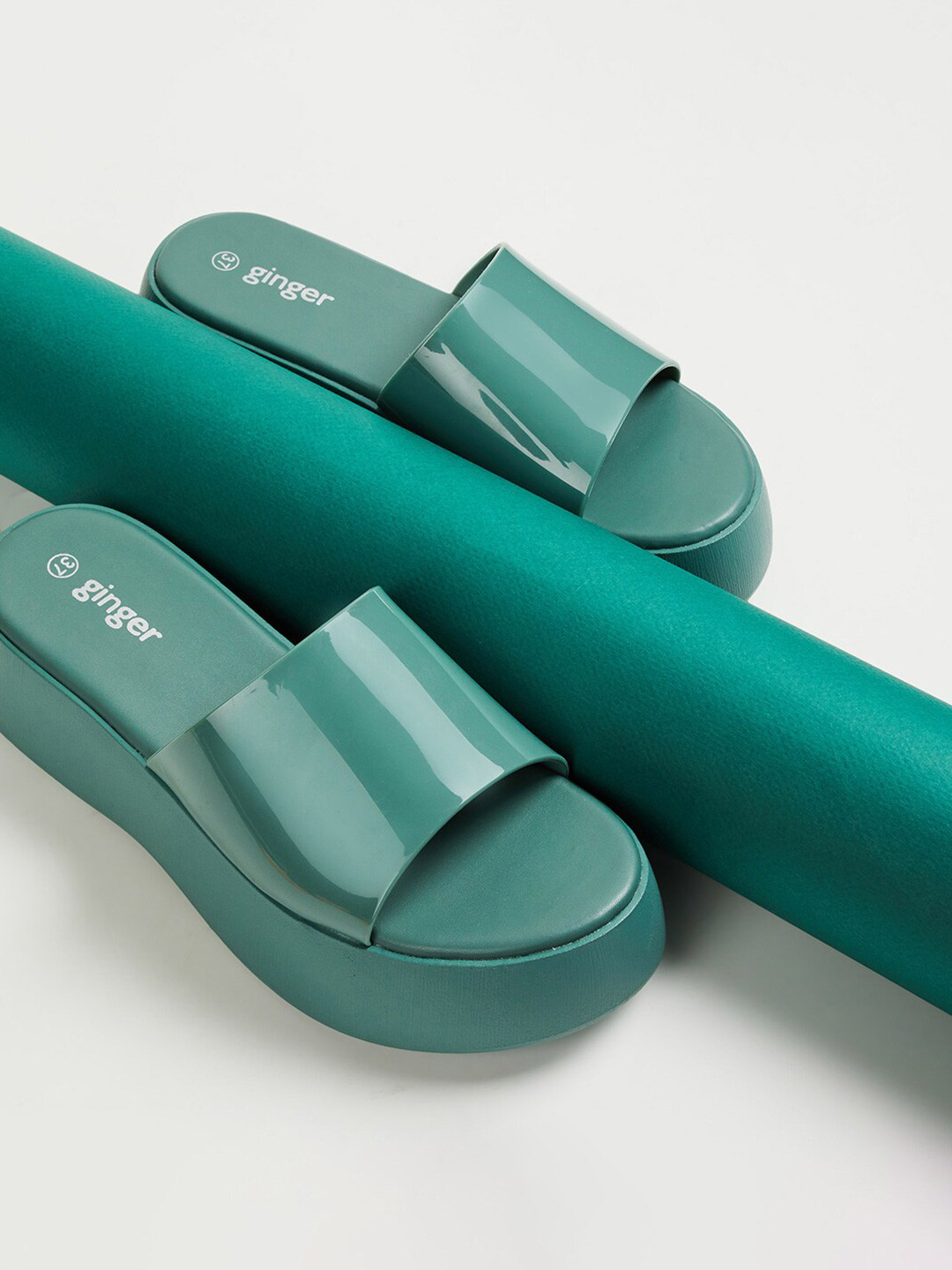 

Ginger by Lifestyle Women Rubber Sliders, Green