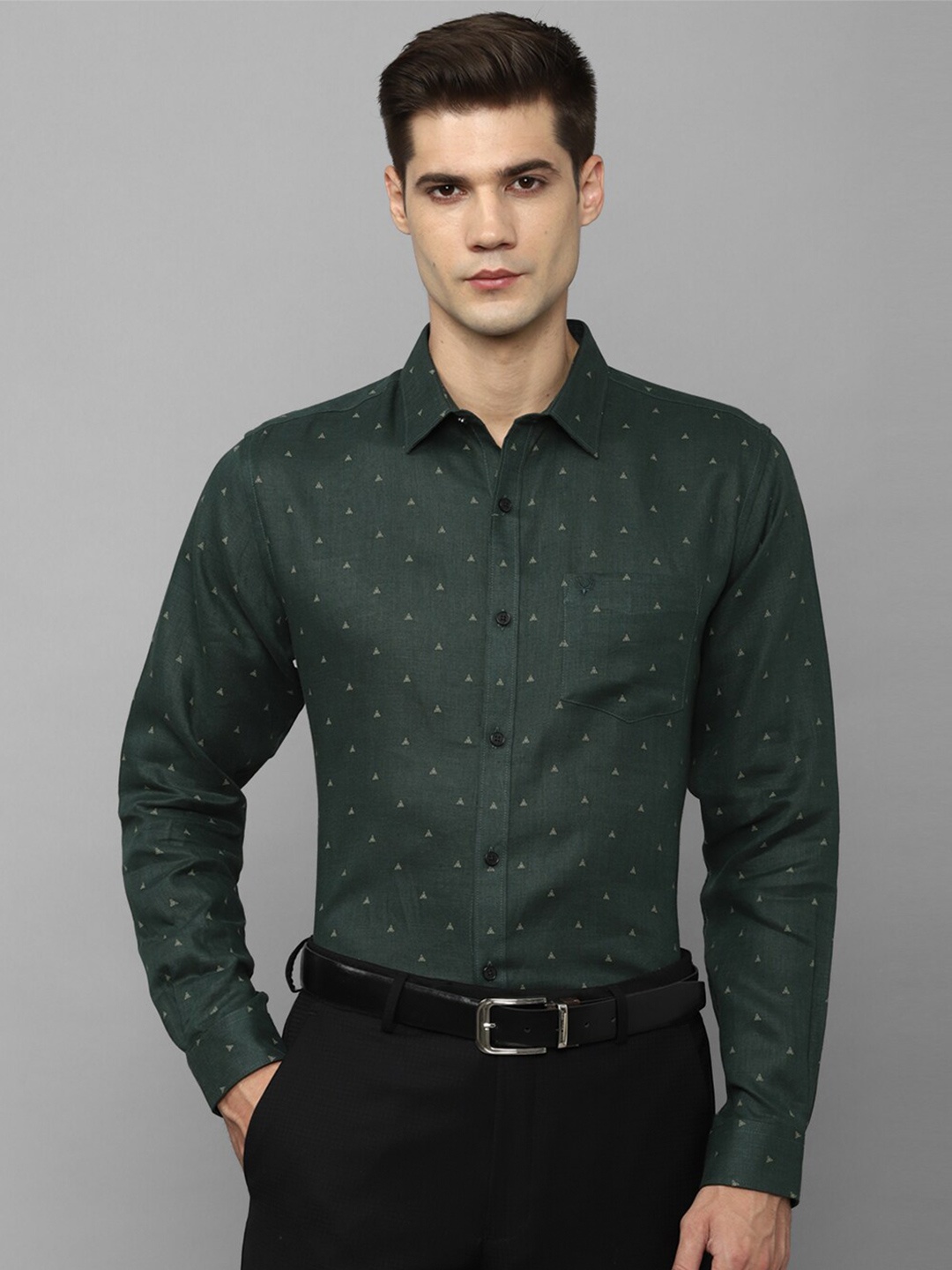 

Allen Solly Slim Fit Micro Ditsy Printed Pure Linen Formal Shirt, Green