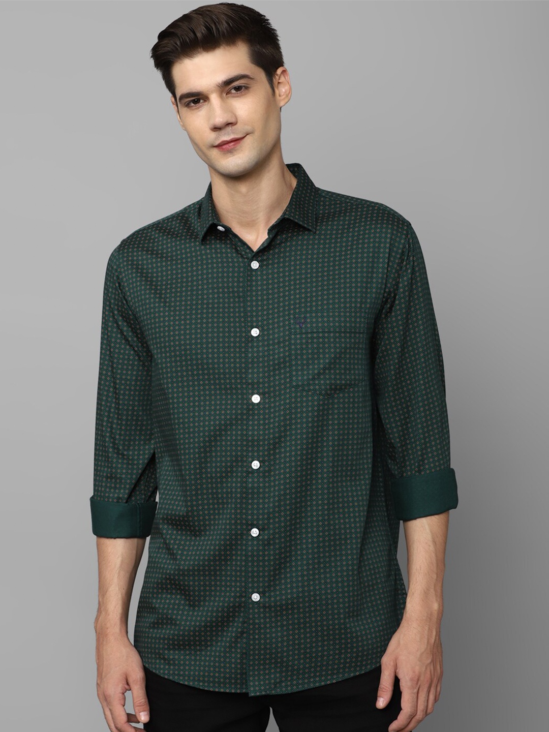 

Allen Solly Slim Fit Geometric Printed Spread Collar Pure Cotton Casual Shirt, Green