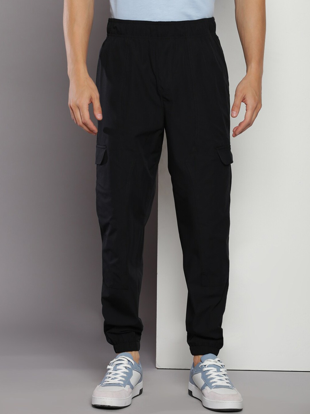 

Calvin Klein Jeans Men Slim Fit Cargo Joggers, Black