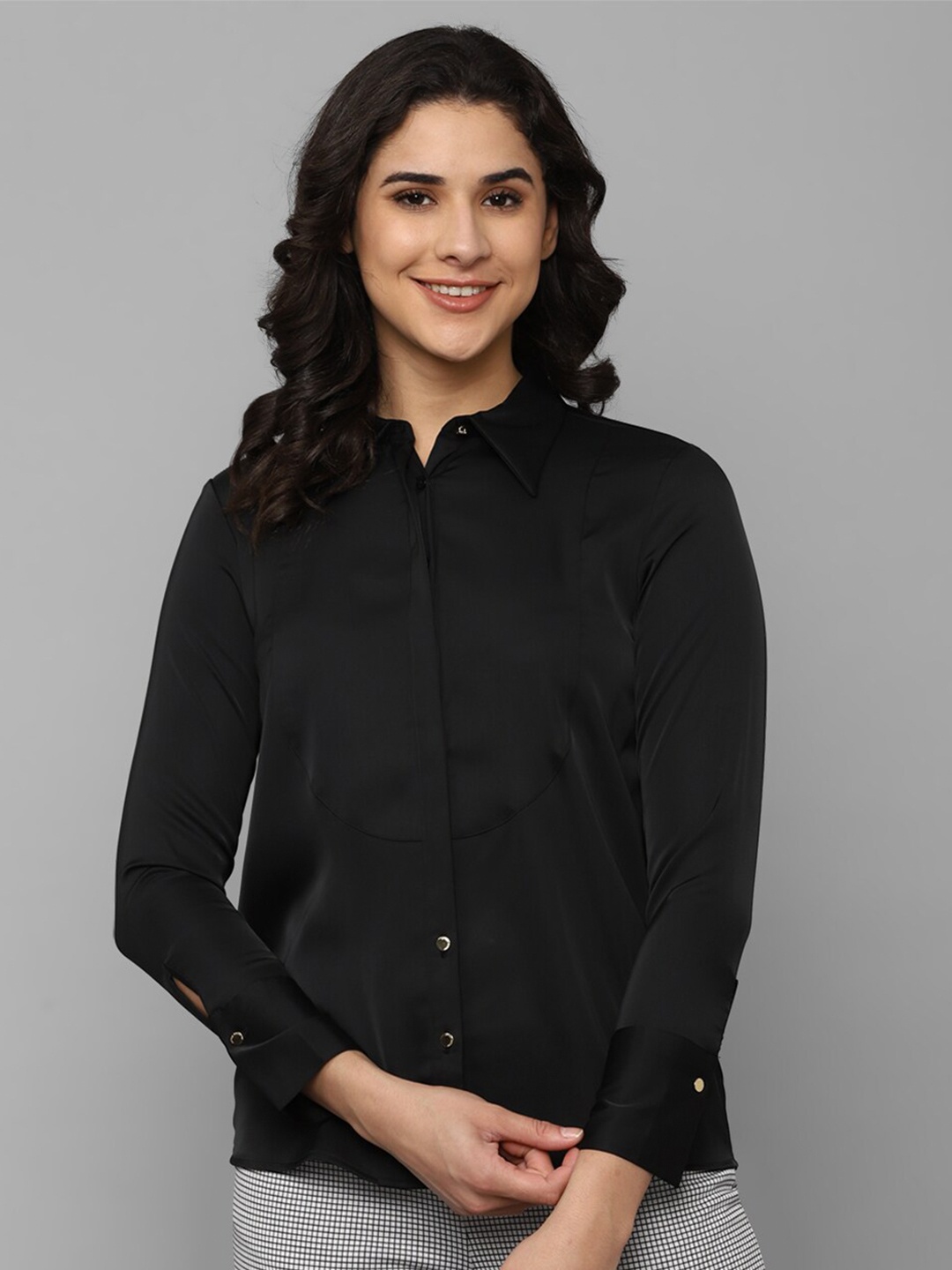 

Allen Solly Woman Regular Fit Spread Collar Casual Shirt, Black