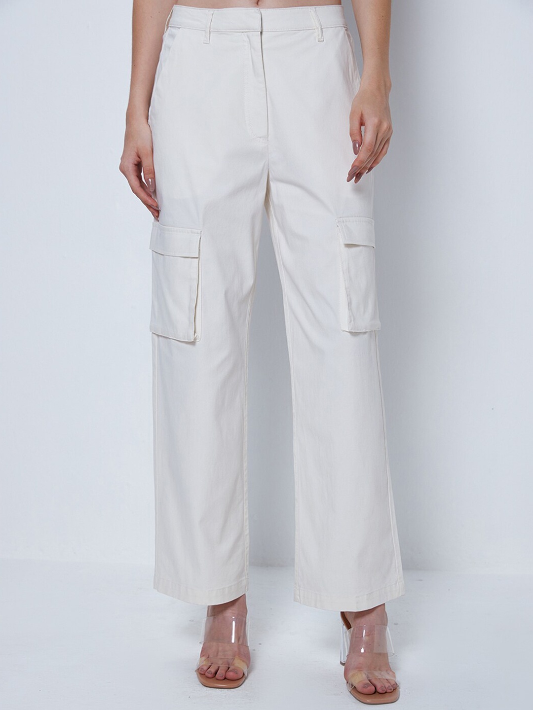 

COVER STORY Off White Women Mid Rise Cotton Cargos Trousers