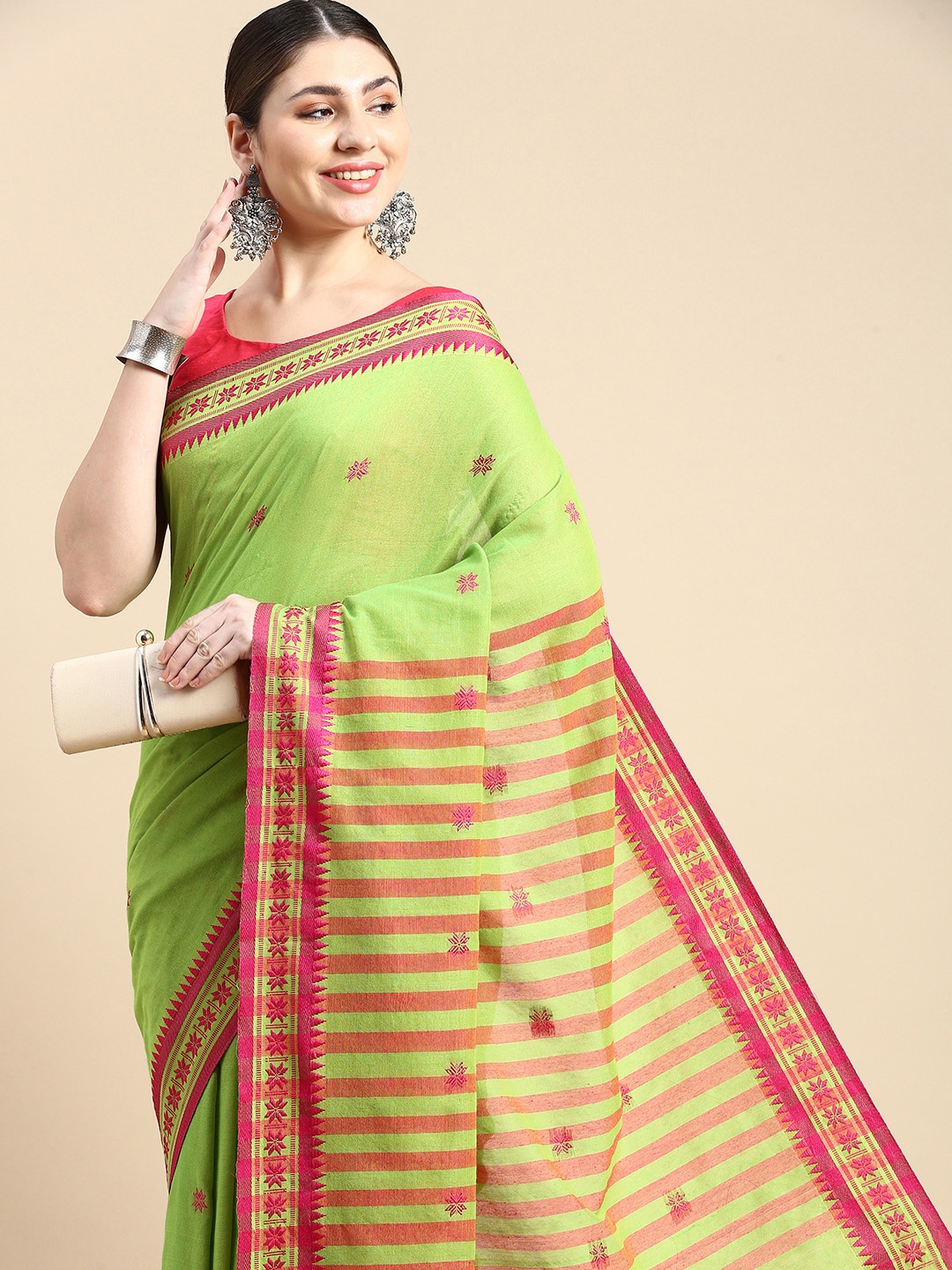 

DESH BIDESH Woven Design Floral Pure Cotton Taant Saree, Green