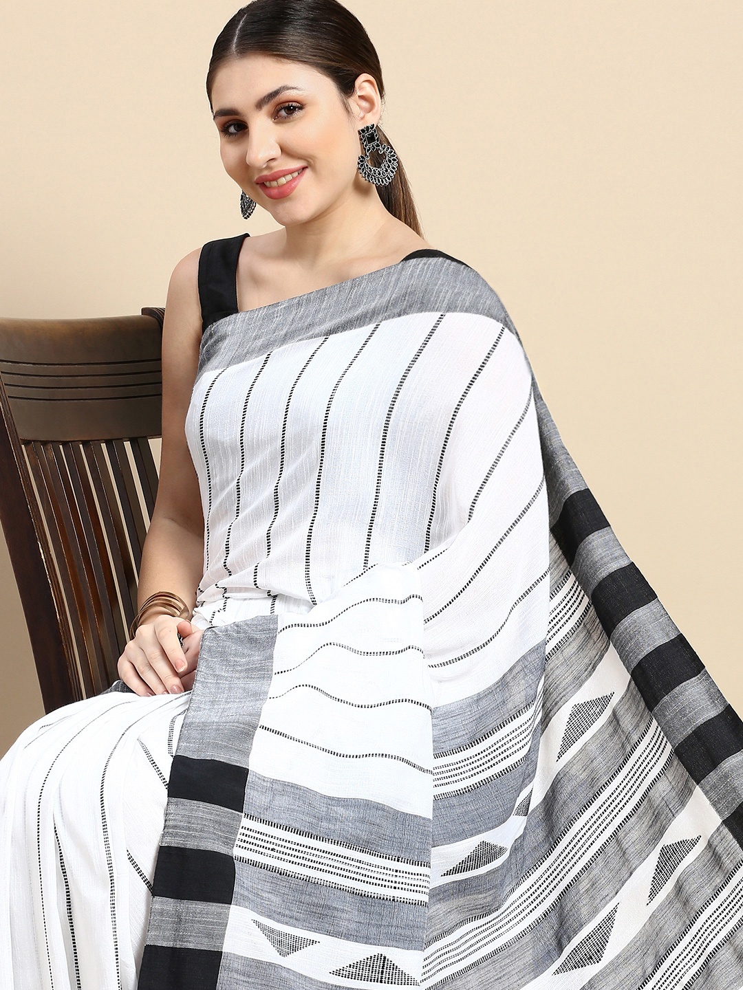 

DESH BIDESH Woven Design Striped Pure Cotton Taant Saree, White