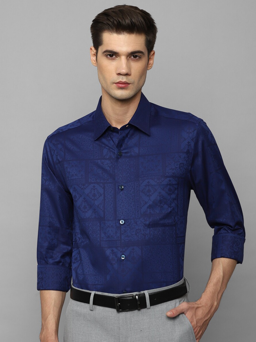 

Louis Philippe Gods & Kings Ethnic Motifs Printed Giza Cotton Formal Shirt, Blue