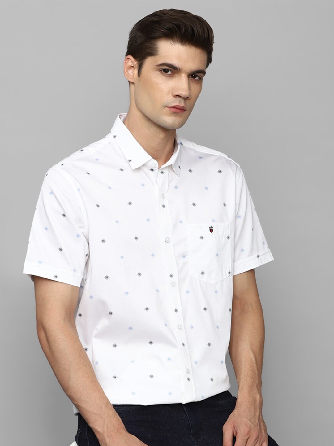 

Louis Philippe Jeans Ethnic Printed Slim Fit Opaque Pure Cotton Causal Shirt, White