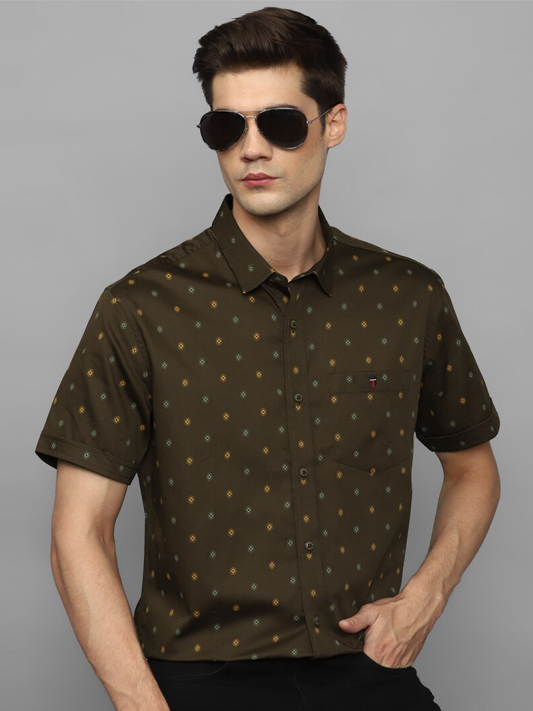 

Louis Philippe Jeans Micro Or Ditsy Printed Slim Fit Pure Cotton Casual Shirt, Olive