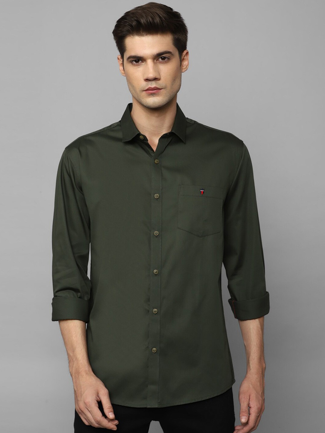 

Louis Philippe Jeans Spread Collar Slim Fit Pure Cotton Casual Shirt, Olive