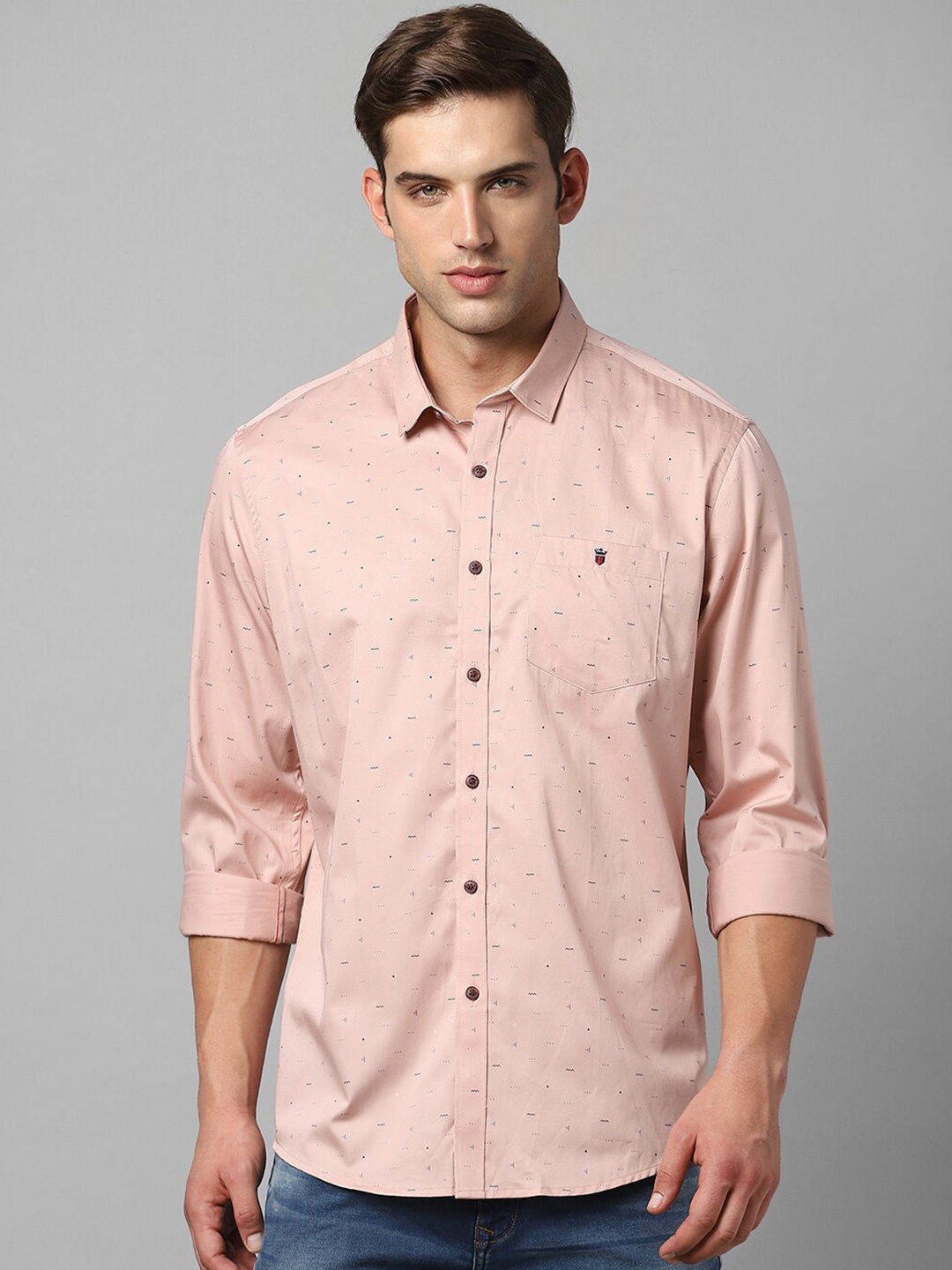 

Louis Philippe Jeans Geometric Printed Slim Fit Opaque Pure Cotton Causal Shirt, Pink