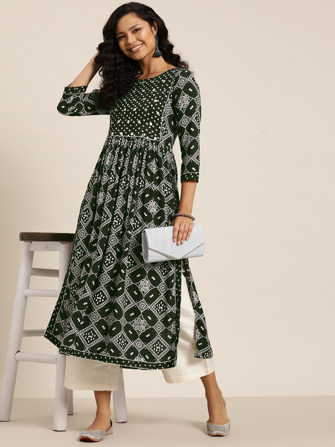 

HERE&NOW Bandhani Printed Mirror Work & Gotta Patti High Slit Kurta, Green