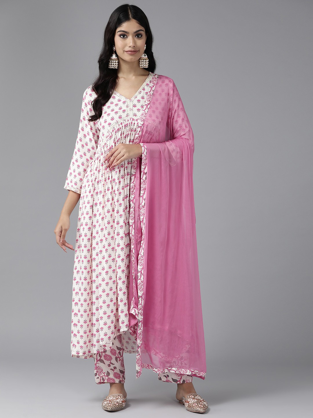

Aarika Women Pink Floral Printed Empire Thread Work Pure Cotton Kurta with Trousers & With Dupatta