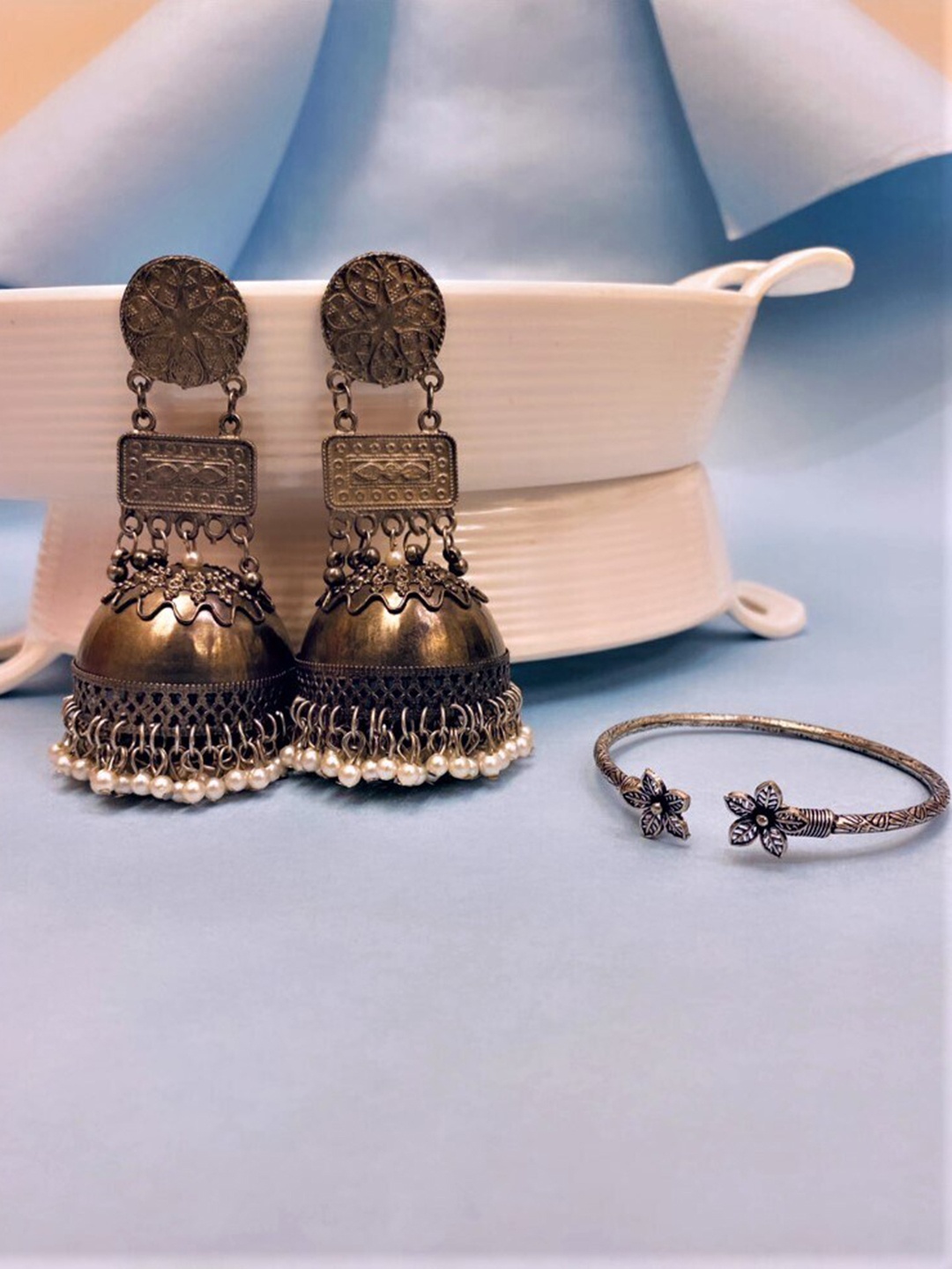 

Atibelle German Silver Plated Floral Shaped Drop Earrings & Bracelet Set