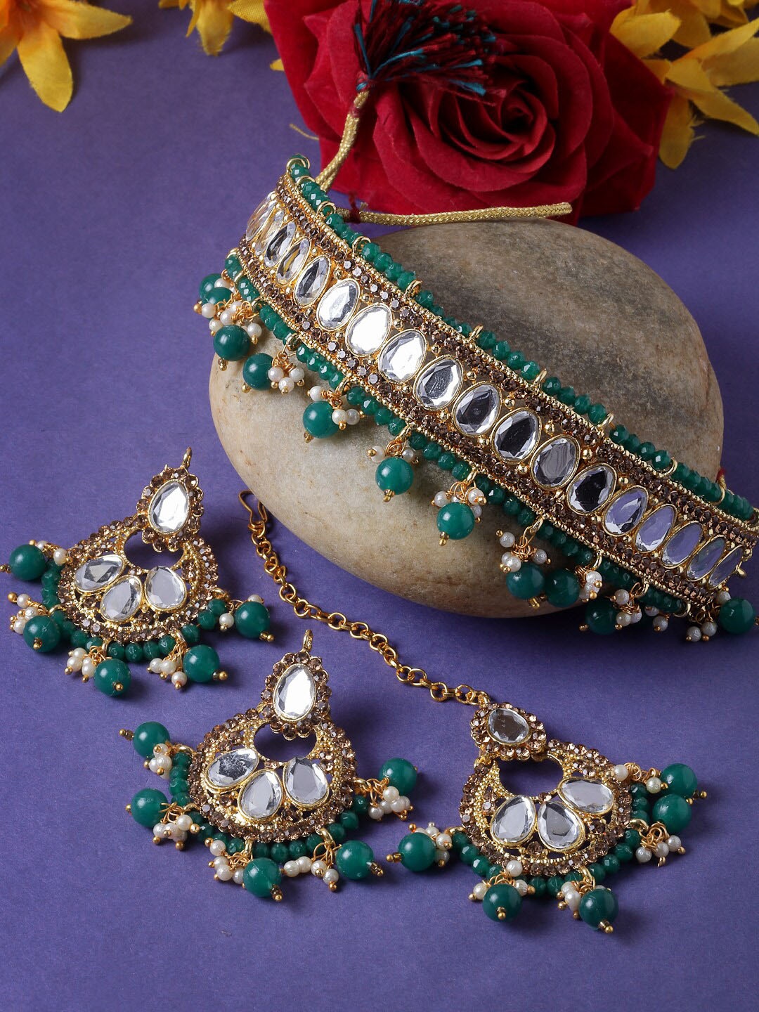 

Sukkhi Gold-Plated Kundan & Beads Studded Choker Necklace Jewellery Set, Green