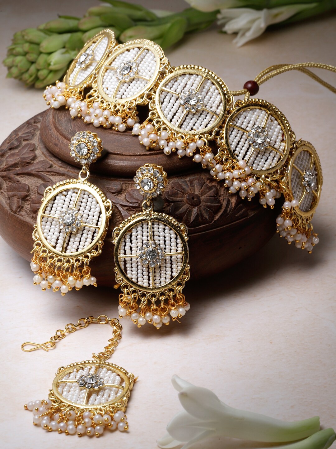 

Sukkhi Gold-Plated Beads & Stone Studded Choker Necklace Jewellery Set, White