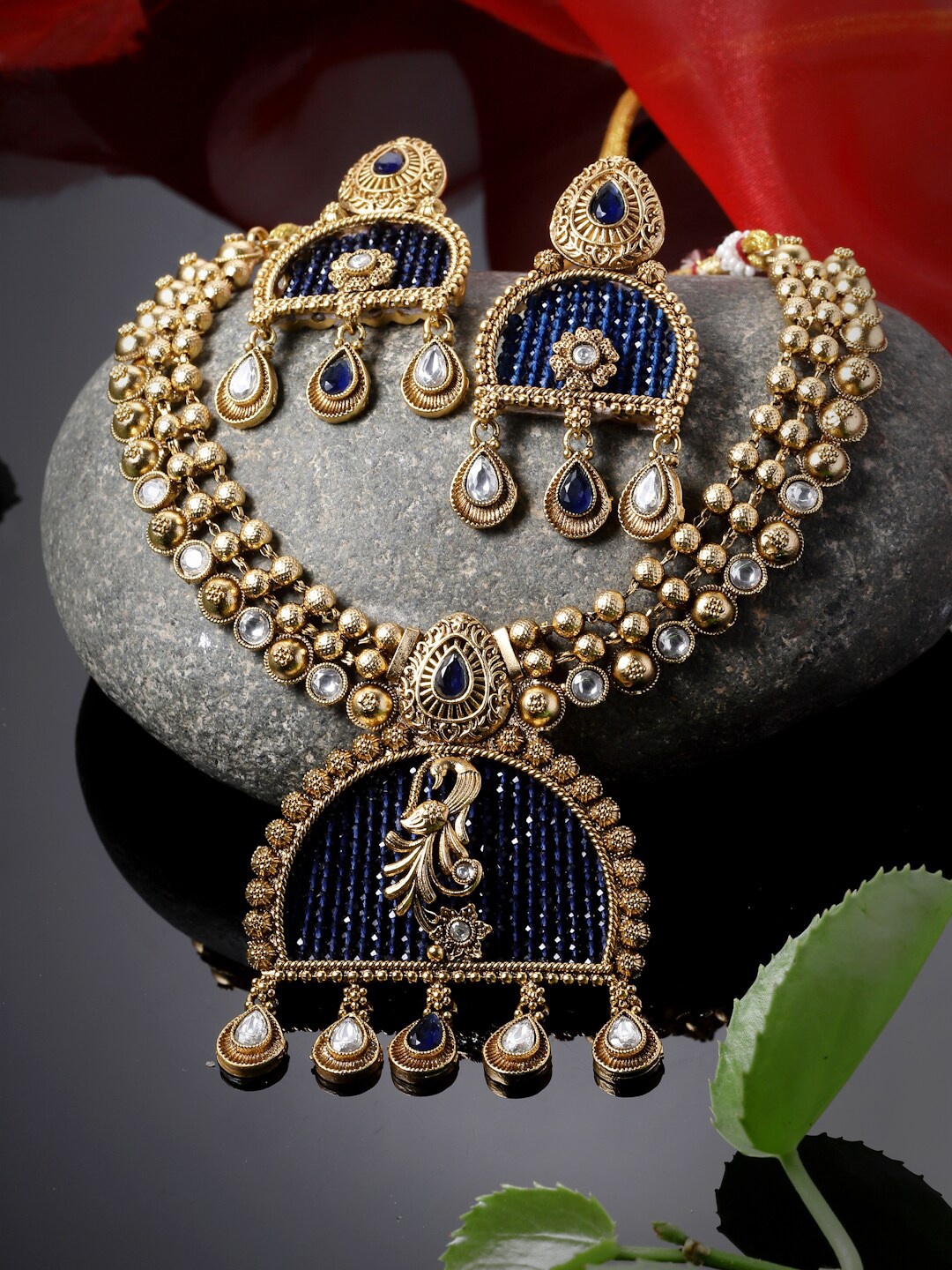 

Sukkhi Gold-Plated & Stone-Studded Jewellery Set