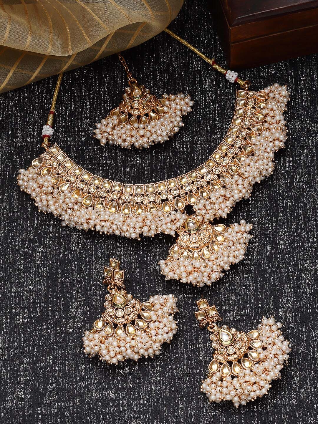 

Sukkhi Gold-Plated Kundan-Studded & Beaded Jewellery Set