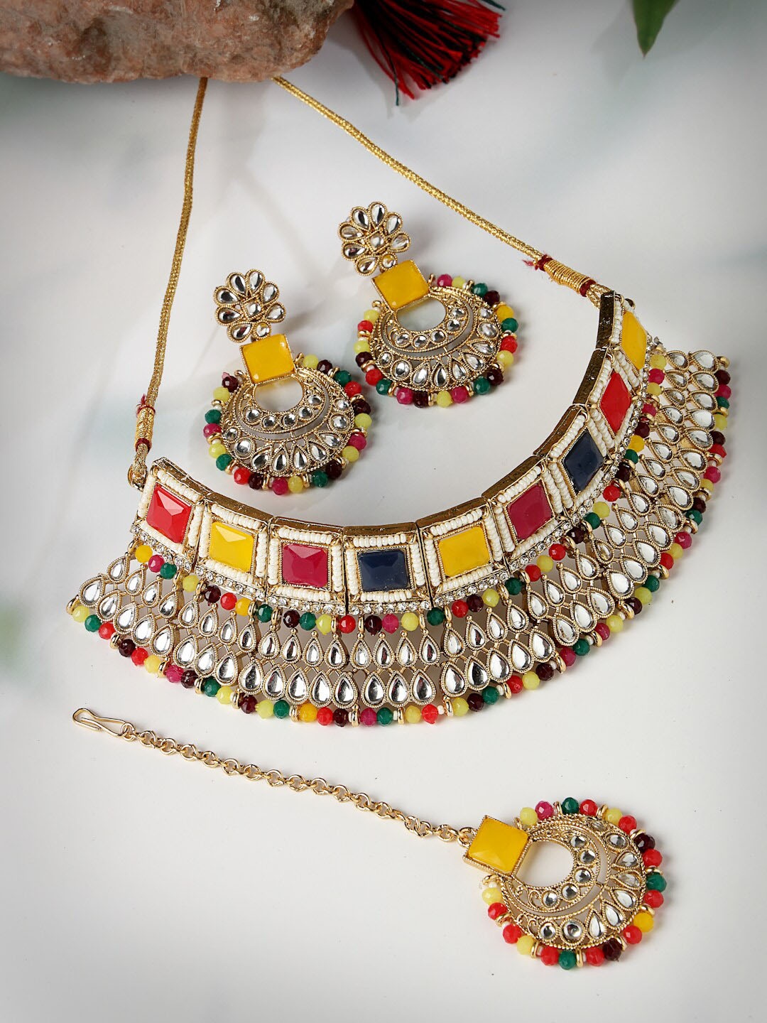 

Sukkhi Gold-Plated Kundan-Studded & Beaded Jewellery Set With Maangtikka