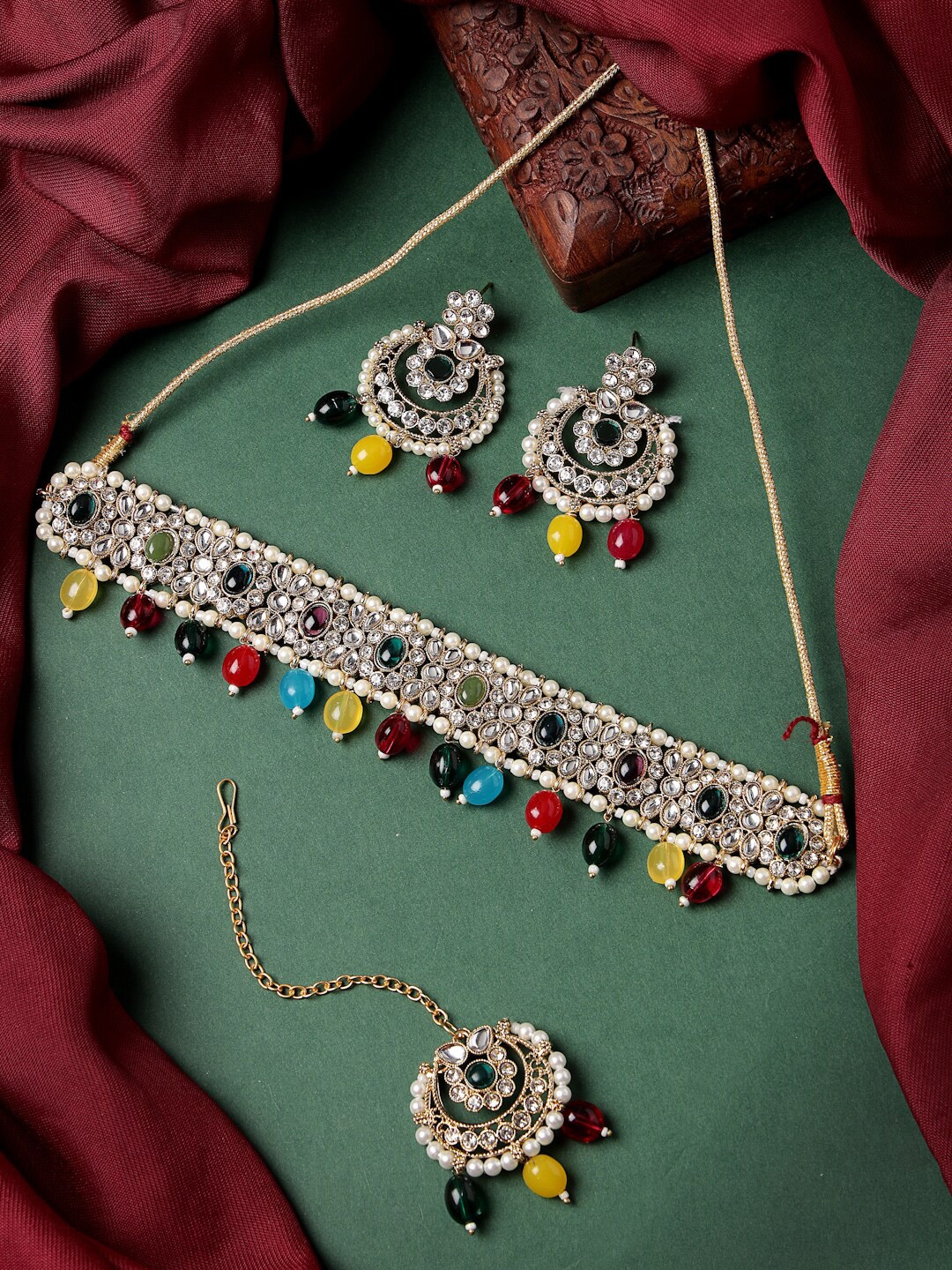 

Sukkhi Gold Plated & Kundan Studded Jewellery Set