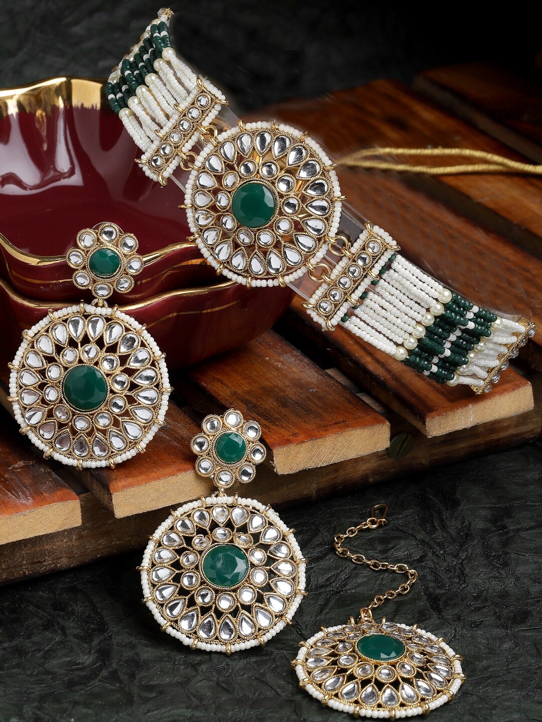 

Sukkhi Gold-Plated Kundan-Studded & Beaded Necklace With Earrings And Maang Tika, Green