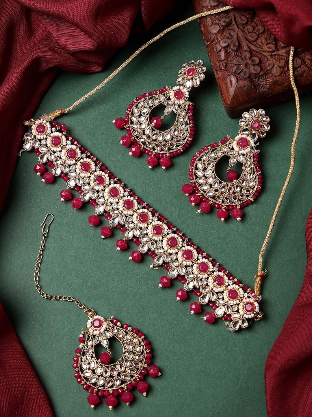 

Sukkhi Gold-Plated Kundan-Studded & Beaded Necklace With Earrings And Maang Tika, Magenta