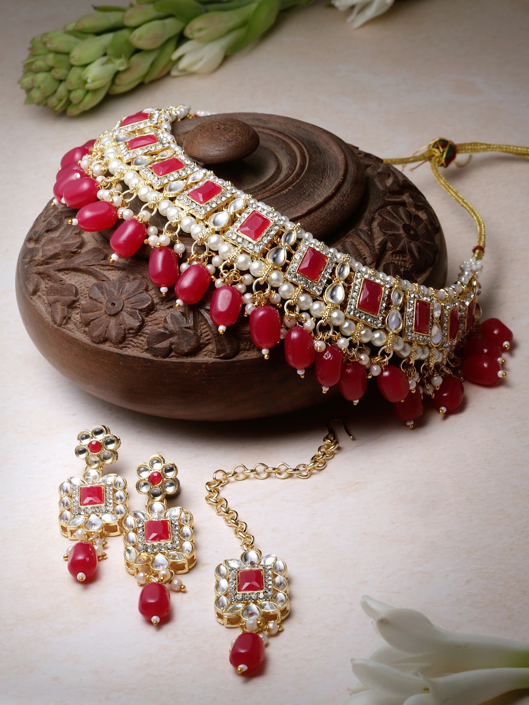 

Sukkhi Gold-Plated Stones-Studded & Beaded Jewellery Set