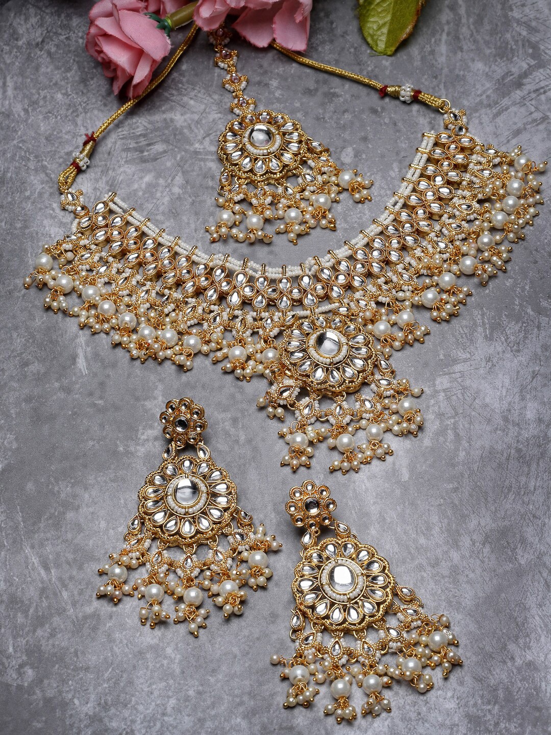 

Sukkhi Gold-Plated Kundan-Studded & Beaded Jewellery Set