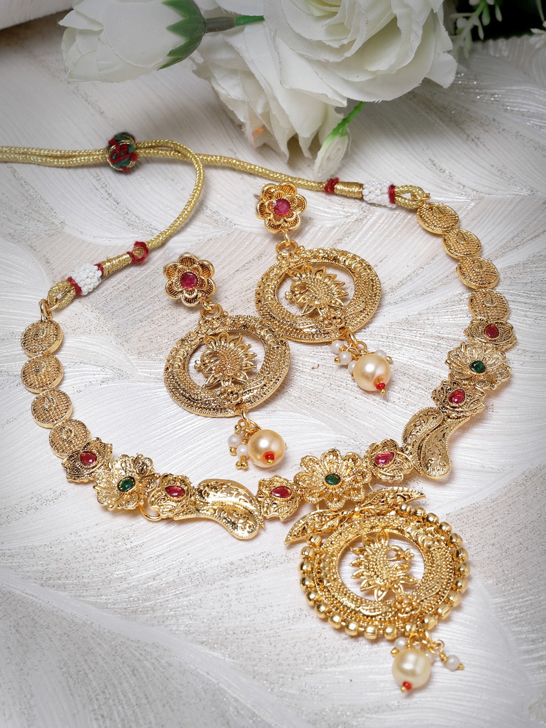 

Sukkhi Gold-Plated Stone-Studded & Beaded Jewellery Set