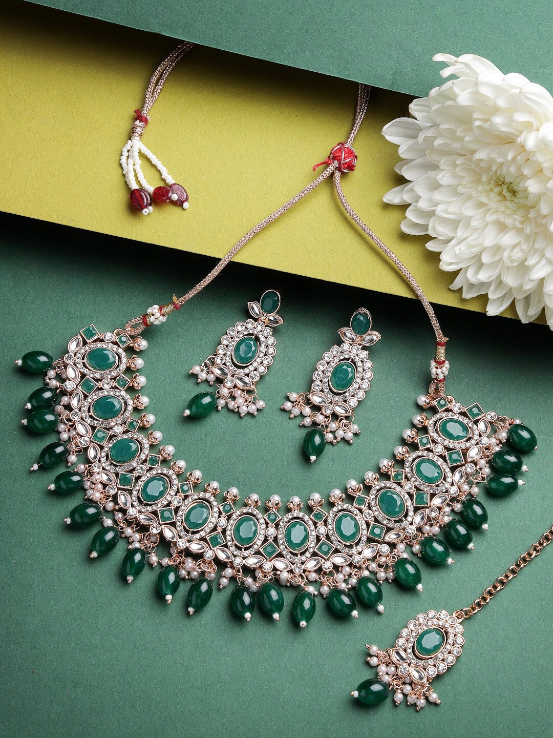 

Sukkhi Gold-Plated Stones-Studded & Beaded Jewellery Set