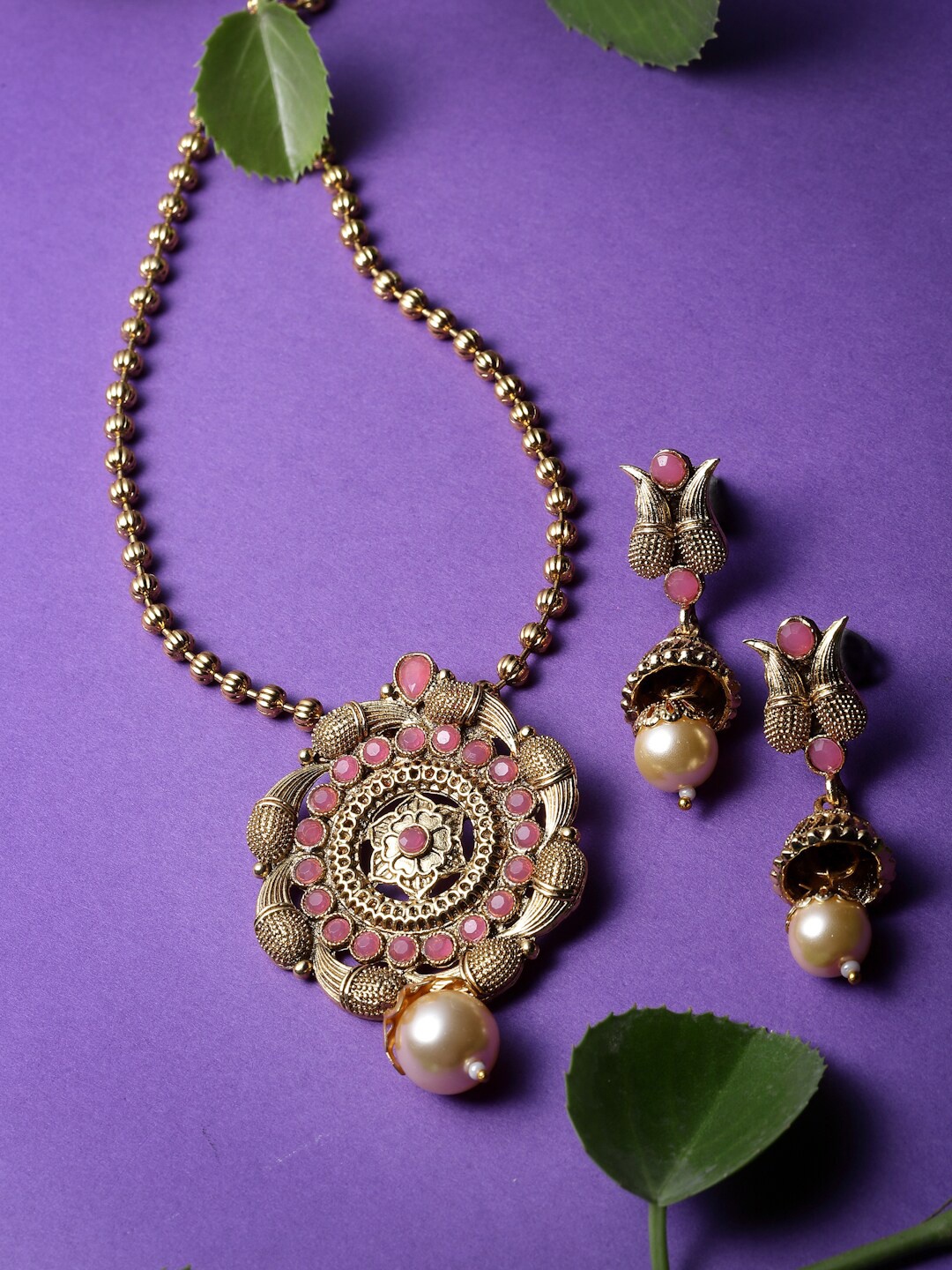 

Sukkhi Gold-Plated Stones-Studded & Beaded Jewellery Set