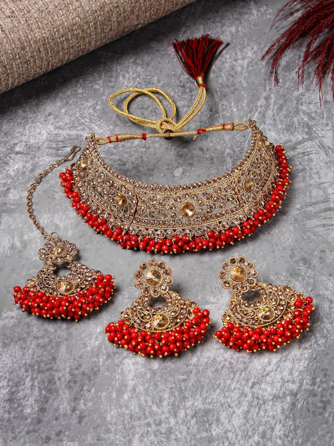 

Sukkhi Gold-Plated Kundan-Studded & Beaded Jewellery Set