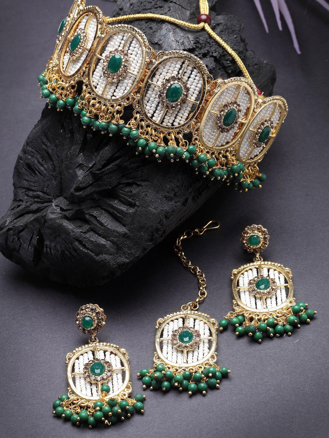 

Sukkhi Gold-Plated Stones-Studded & Beaded Jewellery Set