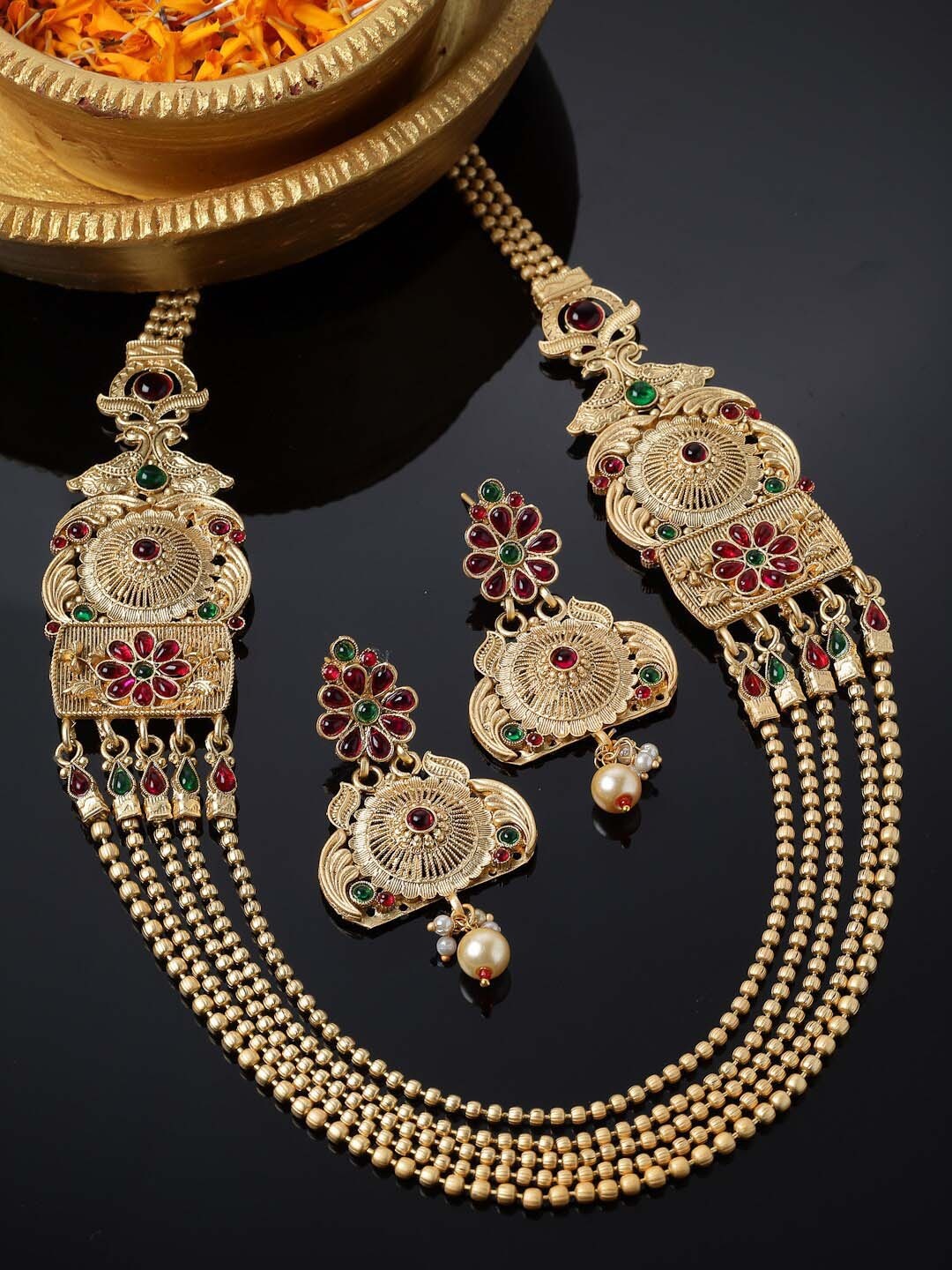 

Sukkhi Gold-Plated Kundan-Studded & Beaded Jewellery Set