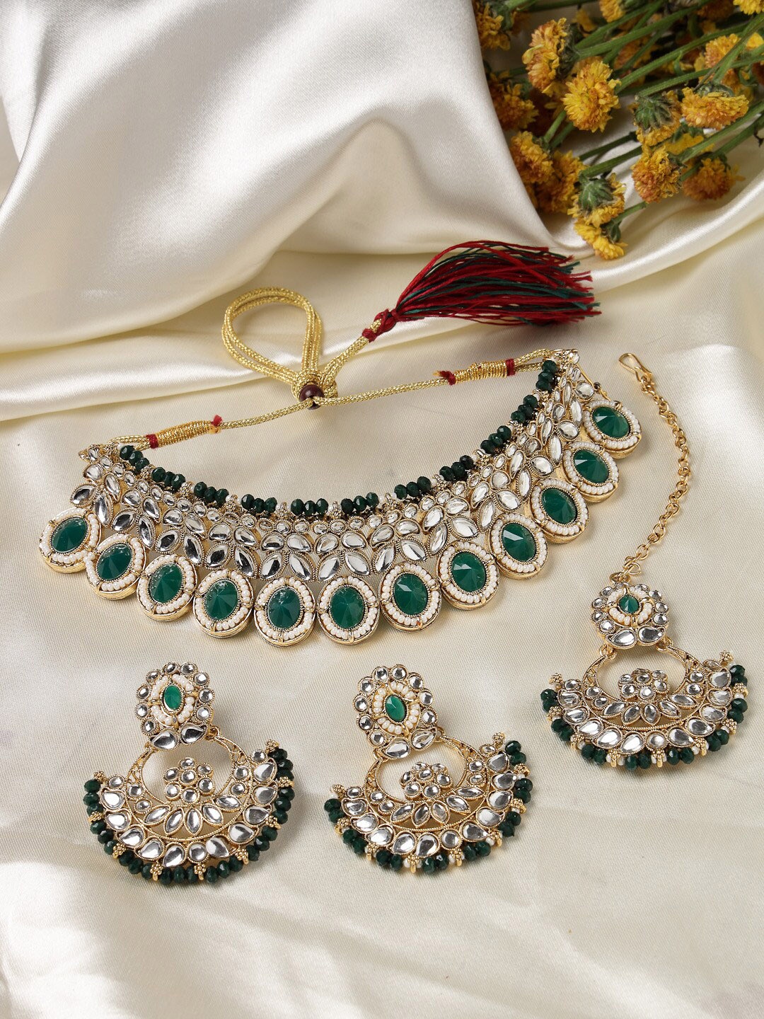 

Sukkhi Gold-Plated Stones-Studded & Beaded Jewellery Set With Maang Tika