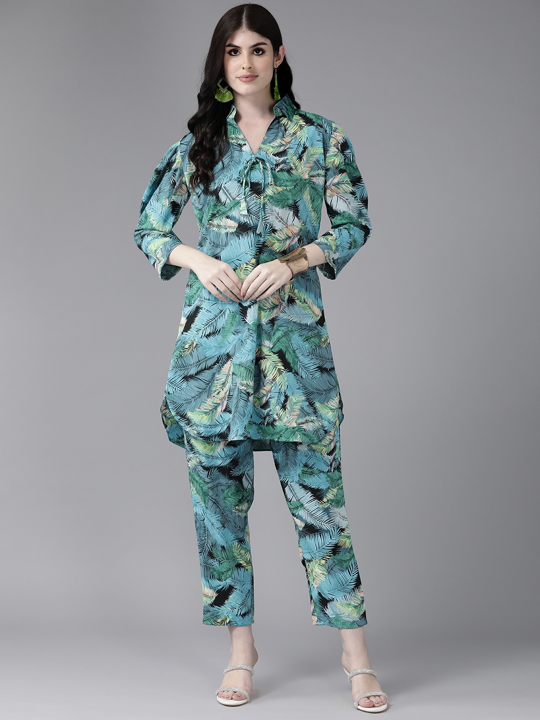 

Aarika Women Green Floral Printed Regular Pure Cotton Kurta with Trousers