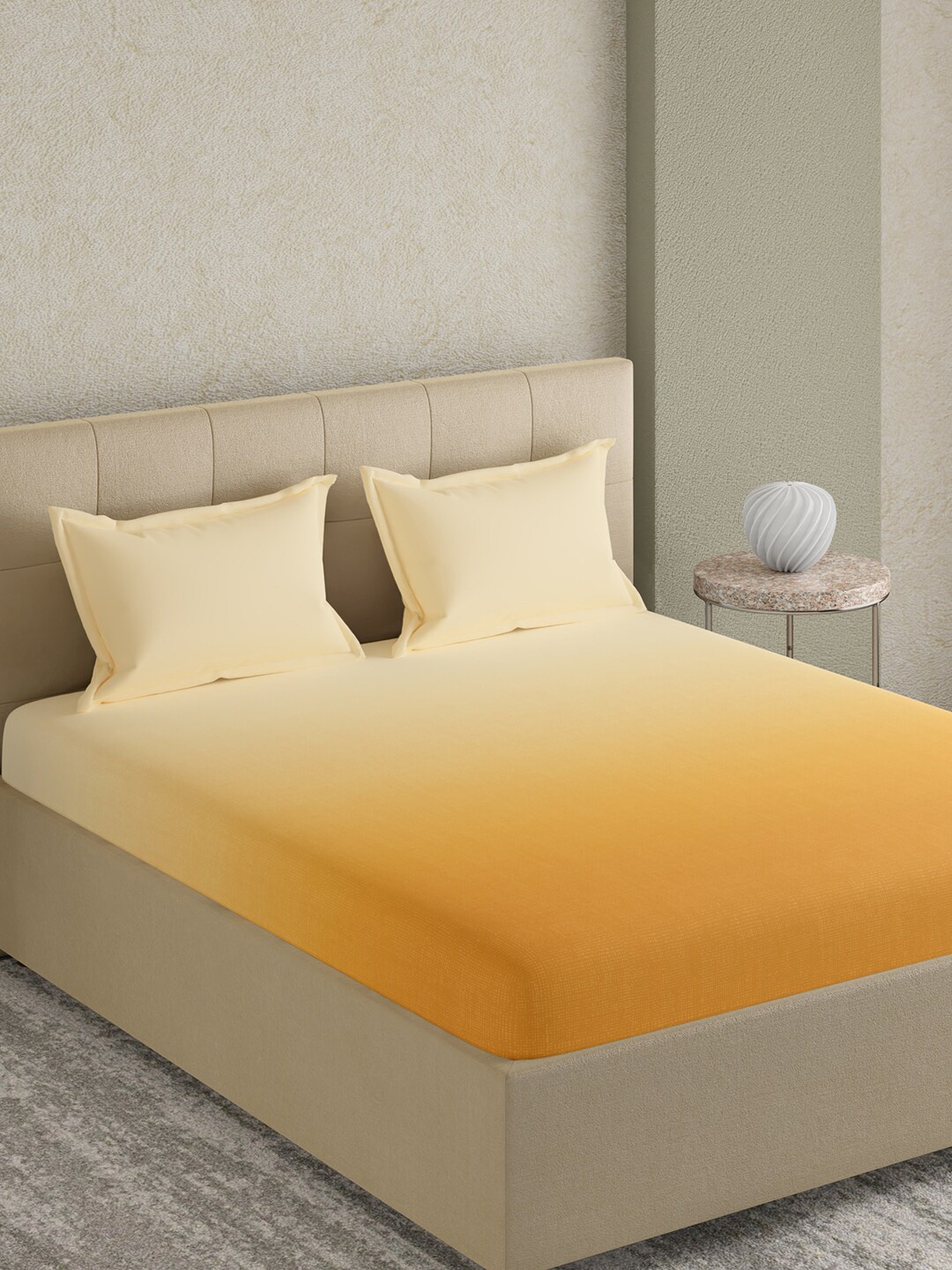 

GM Yellow & Beige Cotton 180 TC King Bedsheet with 2 Pillow Covers