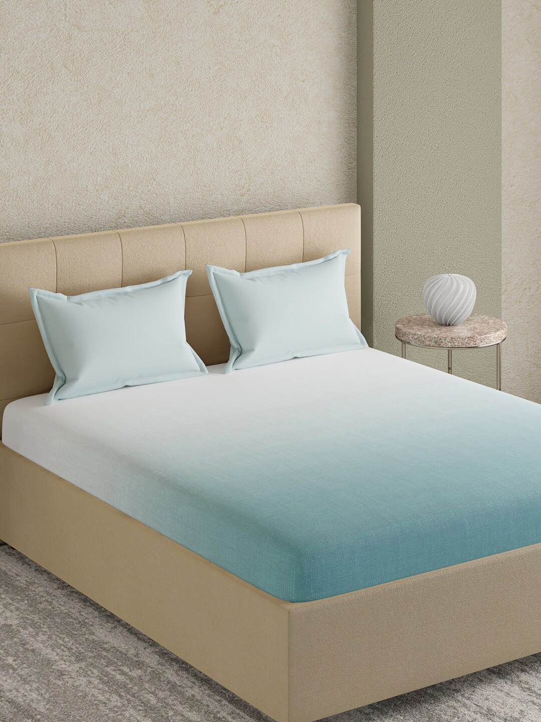 

GM Blue & White Cotton 180 TC King Bedsheet with 2 Pillow Covers
