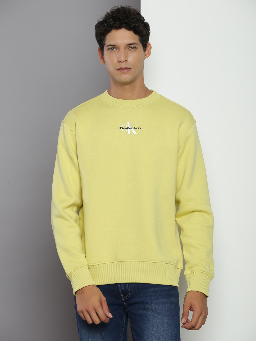 

Calvin Klein Jeans Round Neck Pullover, Yellow