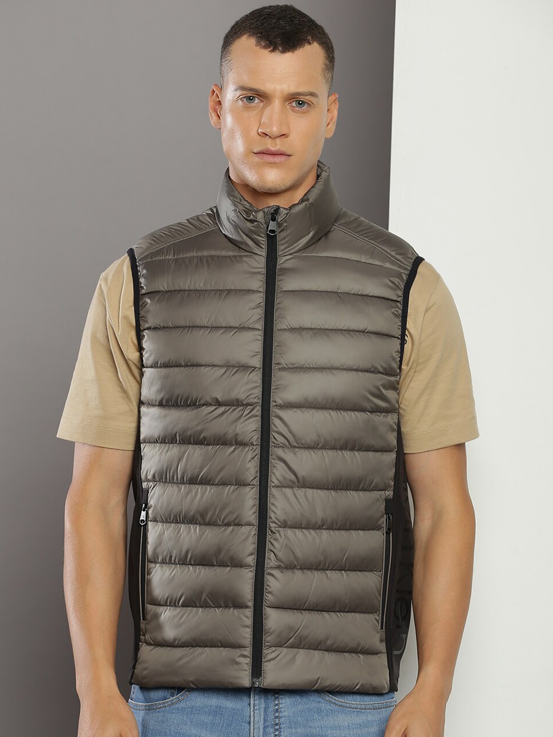 

Calvin Klein Jeans Mock Collar Sleeveless Puffer Jacket, Grey