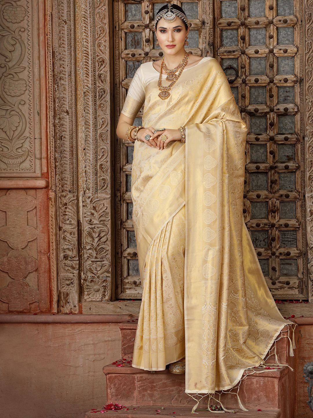 

Mitera Ethnic Motif Woven Design Zari Saree, Cream