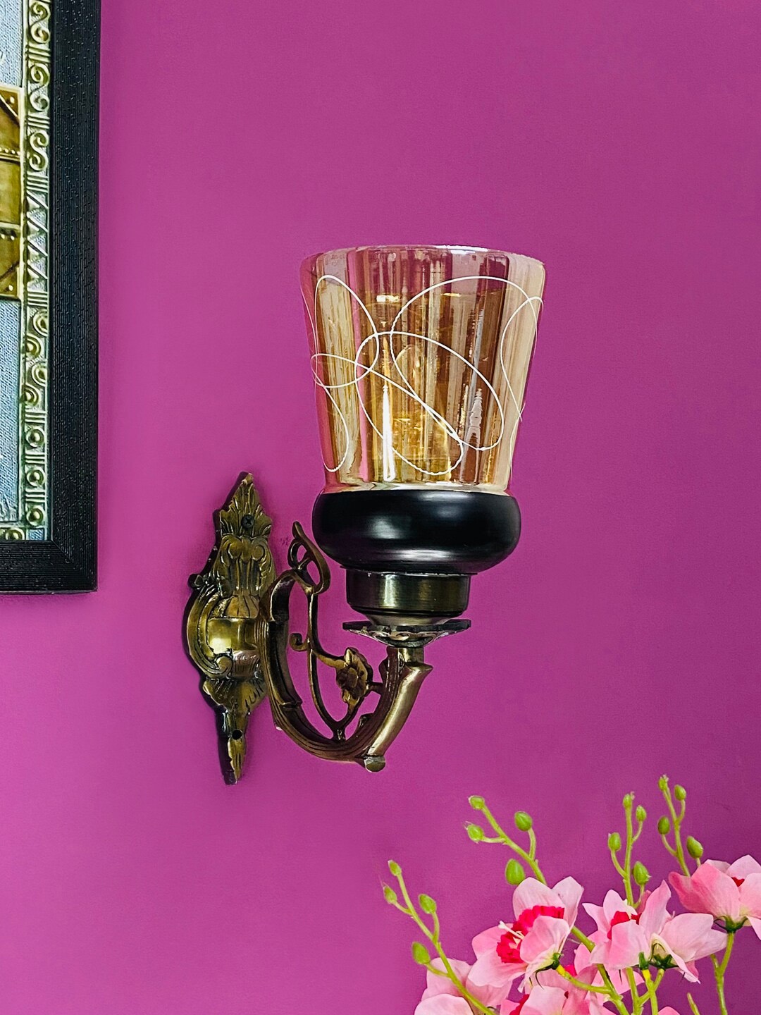 

foziq Yellow & White Printed Glass Wall Lamp